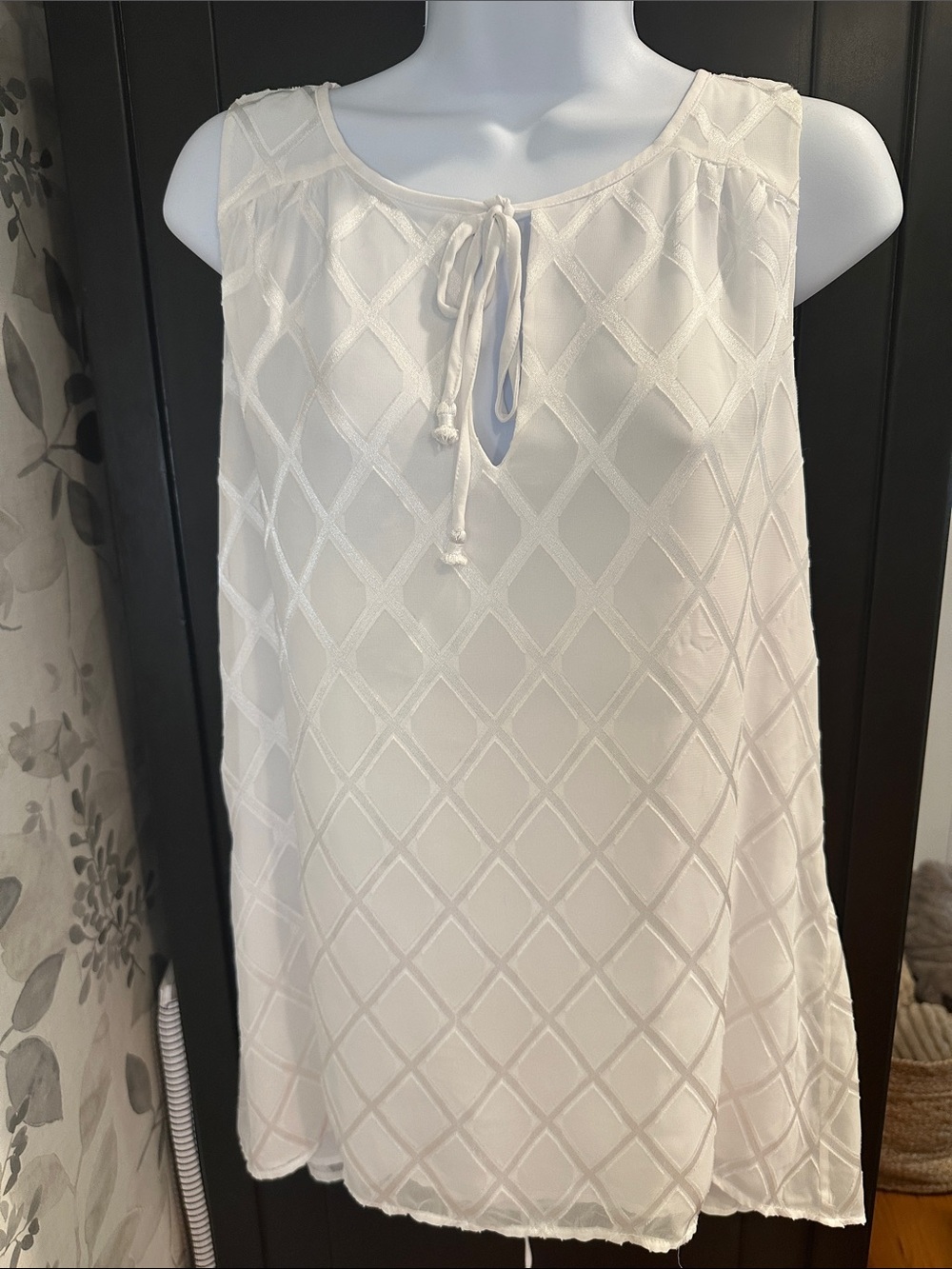 White House Black Market sleeveless blouse, lined, tie at neckline, longer back